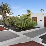 Puerto Chico 3 公寓 *